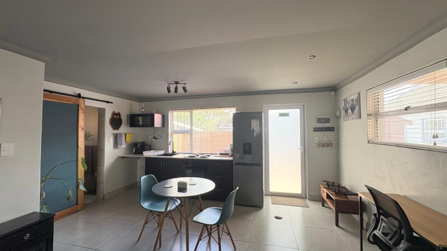 To Let 3 Bedroom Property for Rent in Capri Western Cape
